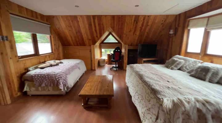 Room with private bathroom 