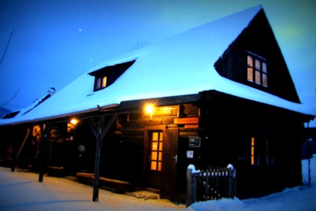 Cosy lodge, traditional timber construction
