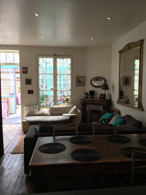 Salon (vue de la cuisine)