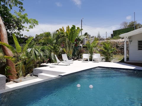 House with pool & sea view Kazabougainvilliers