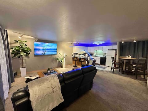 Garden Level Deluxe 2bd/1ba Apt, Mthly Rate Avail