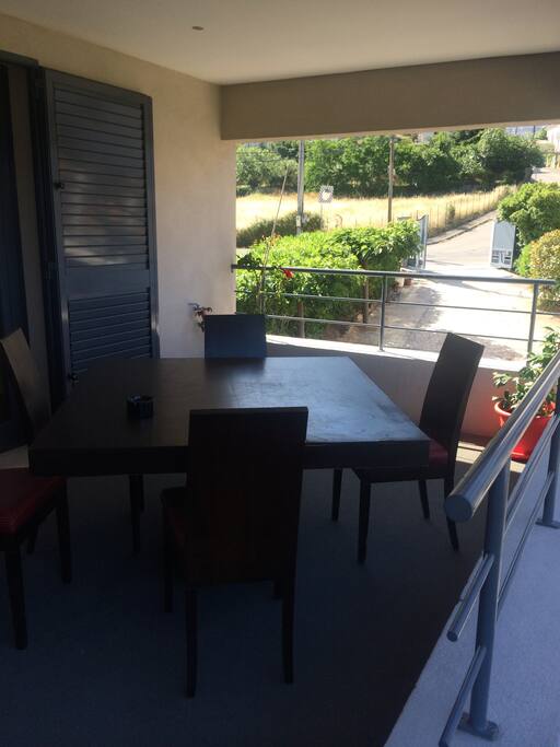 terrasse côté clocher du village