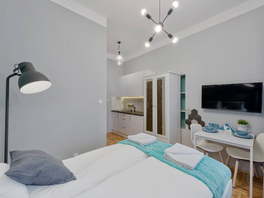bedroom, kitchenette