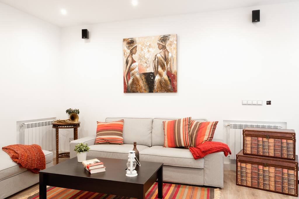 Amplio y agradable salon