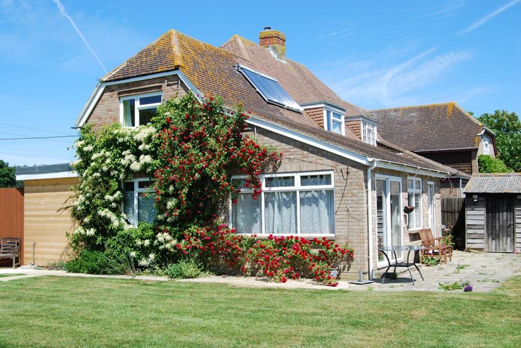 Top 10 biggest countries in the world. Графство херефордшир. Сады уизли в англии. Дом на природе. Flintham hall англия.