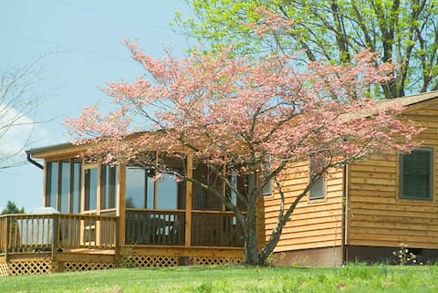 'Pond House' on Huge Horse/Cattle Farm