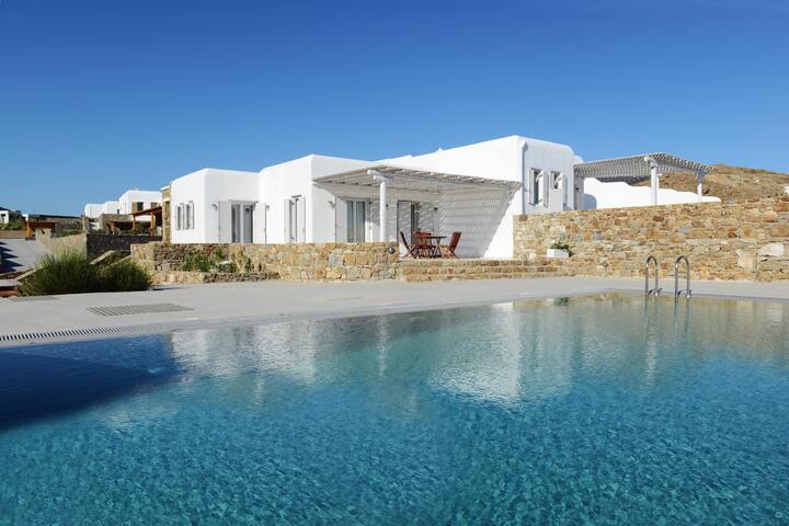 Iliada Luxurious Villa gallery image 5