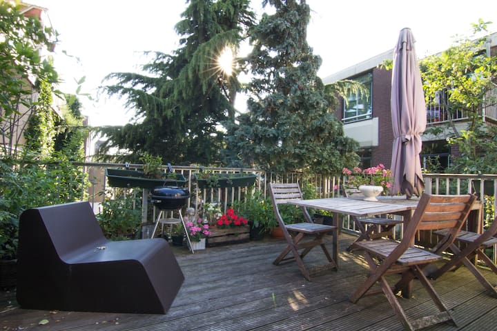 Beautifully Designed Family Home in Historic Heart gallery image 2