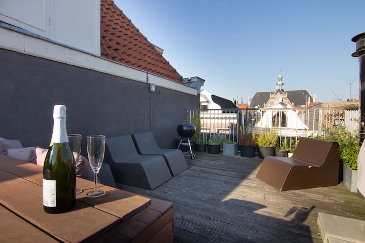 Beautifully Designed Family Home in Historic Heart gallery image 3