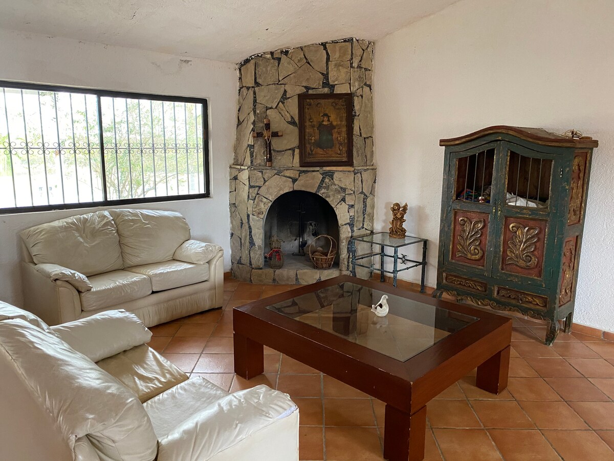 Anuncio de Airbnb popular: Country House Allende. 45 mins from Monterrey en Allende