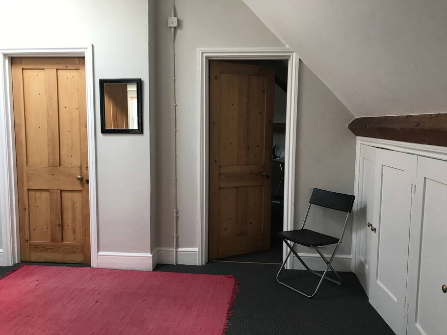 Landing/ dining area