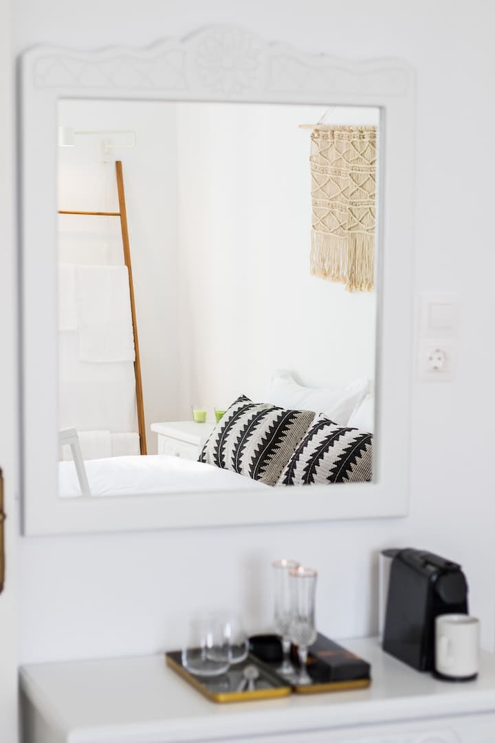 Απολαύστε τον καφέ σας άνετα στο δωμάτιο    