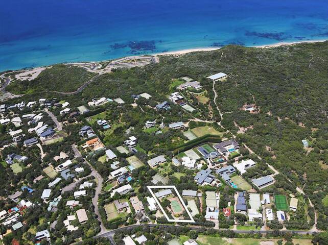 Tennis Court at Portsea back beach gallery image 5