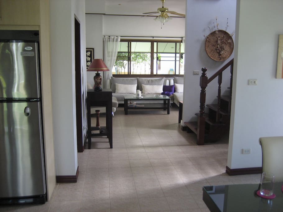View from the Kitchen to the livingroom