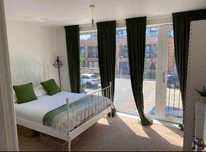 Walthamstow Holiday Rentals & Homes Walthamstow, London, United