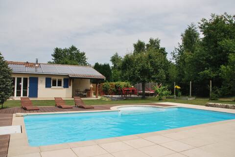 Quiet A/C spa pool villa 15 min from Bordeaux