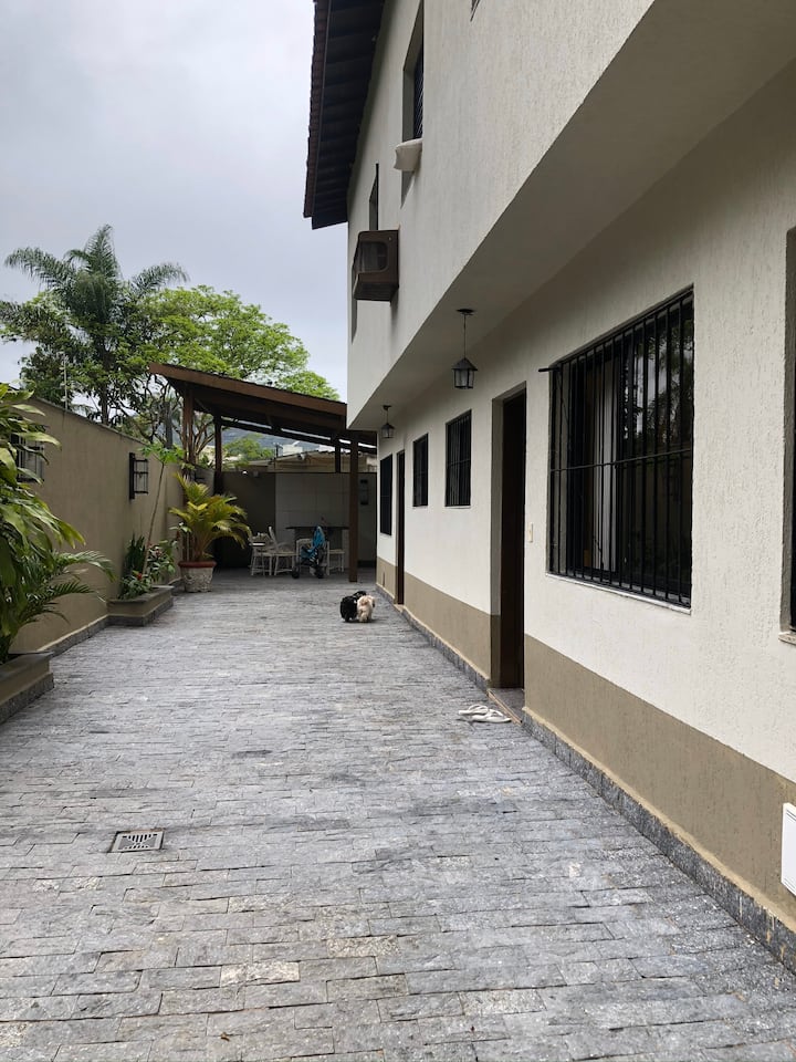 Condomínio De Casa, Praia De Pitangueiras, Guarujá - Santos