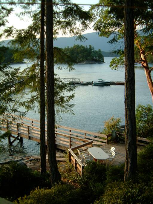 Rustic offgrid waterfront retreat, Nelson Island. Islands for Rent