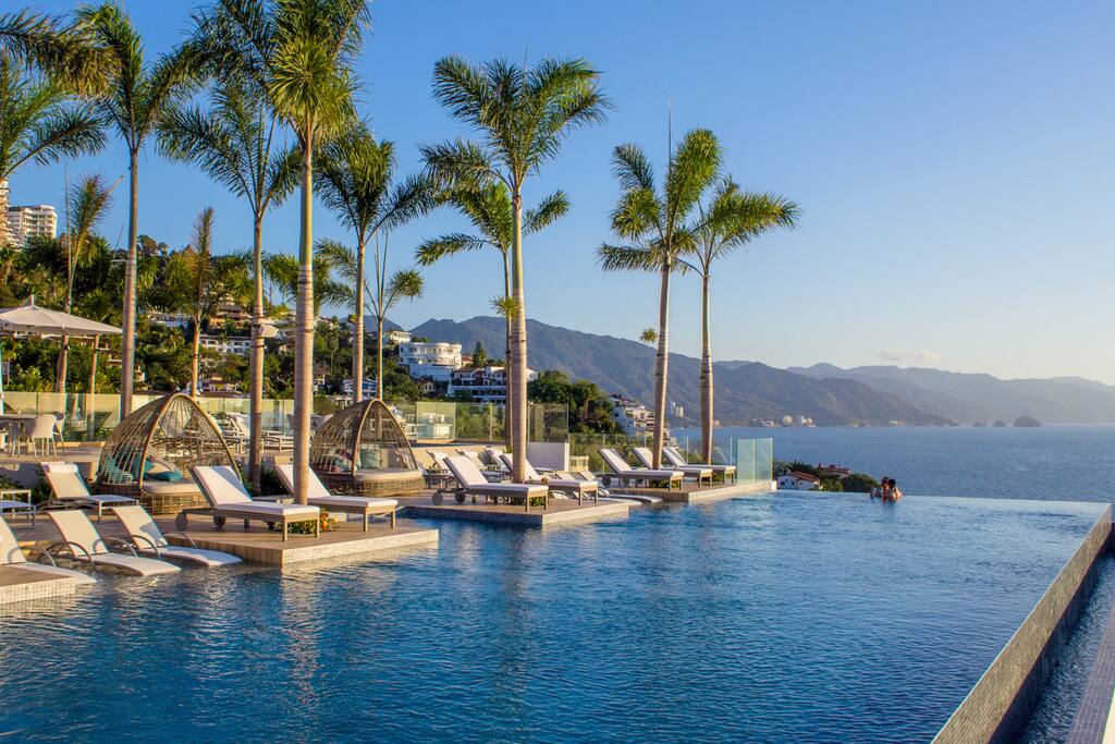 STUNNING 3400 SQFT OCEANFRONT LUXURY SAYAN BEACH Condominiums for