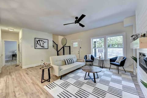 Popular Airbnb listing: Elegance at East Lake /8 min to Downtown ATL in Candler Mc Afee