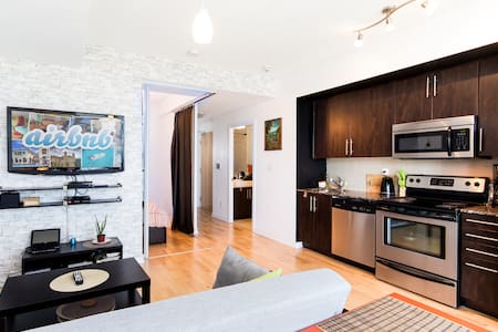 Suite Toronto Luxury Downtown Condo
