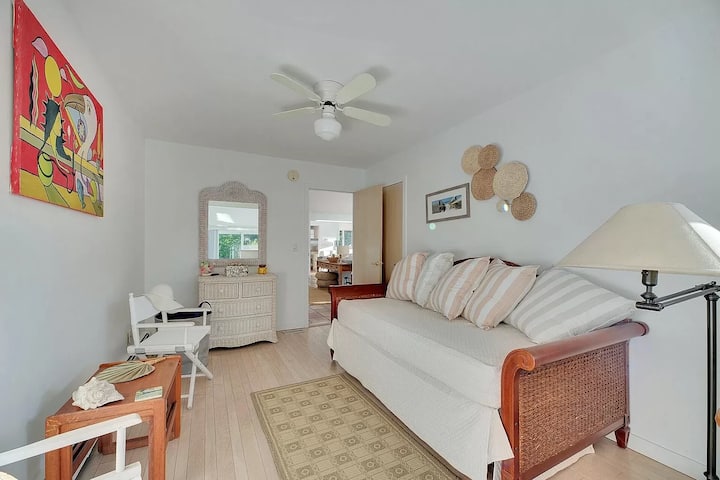 Bedroom 3 (Main House) with Trundle Bed that can become 2 twins or one king.