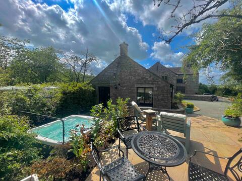 Luxury Cottage with Hot Tub at Claughton Hall