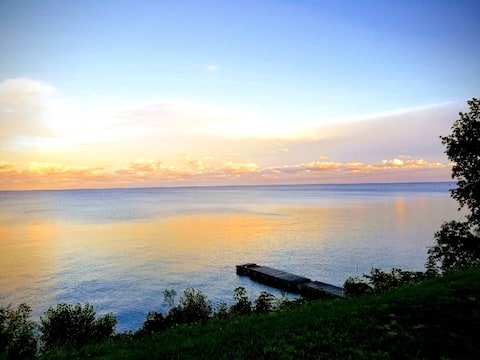 Lake Michigan home with gorgeous views!