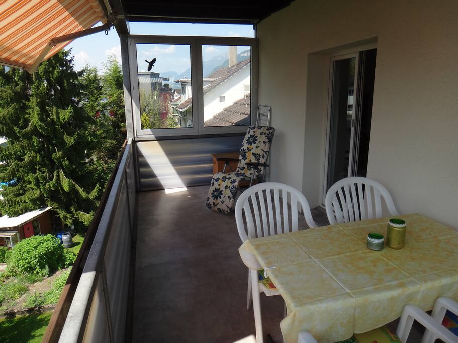 Balkon mit Sonnenstore