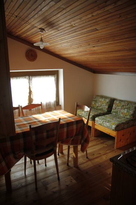 Cucina e salottino / Kitchen and small living room