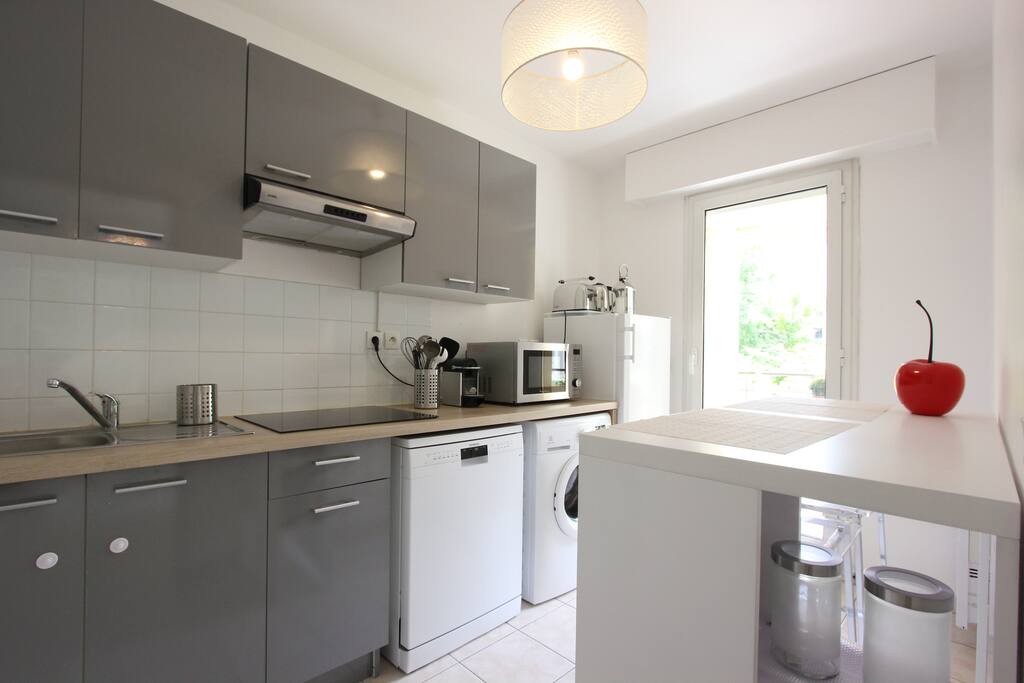cuisine équipée (lave-linge, lave-vaisselle