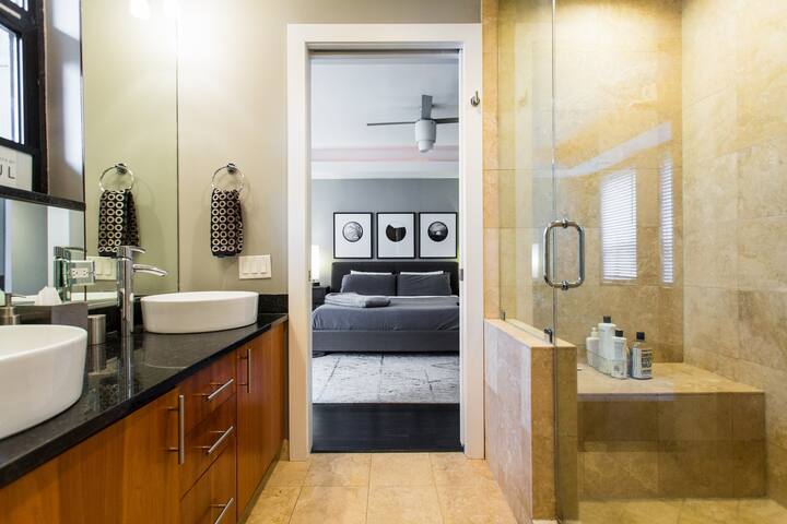 Boutique Design Condo with Rooftop Terrace gallery image 3