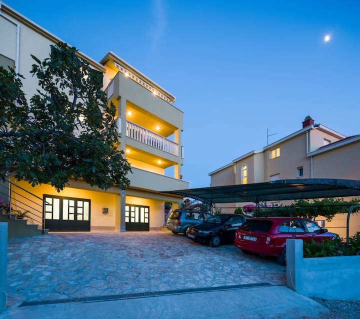 Family getaway near Split, with gorgeous sea view