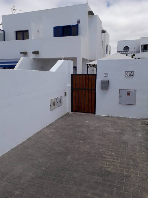 Entrada a la villa