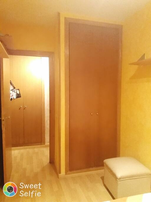 un buen closet para guardar tu equipaje