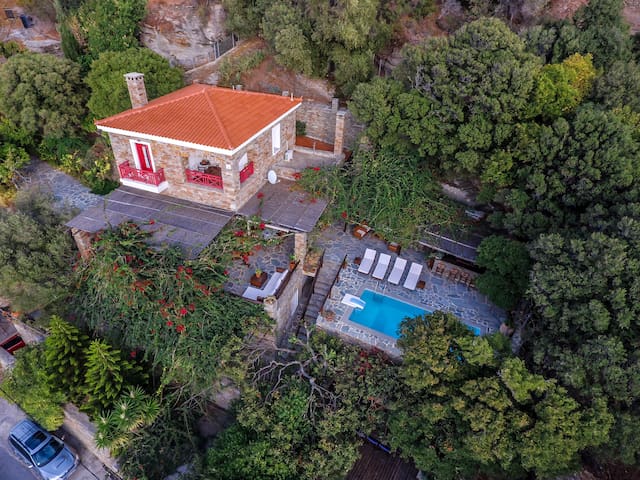 Luxurious villa private swimmingpoo