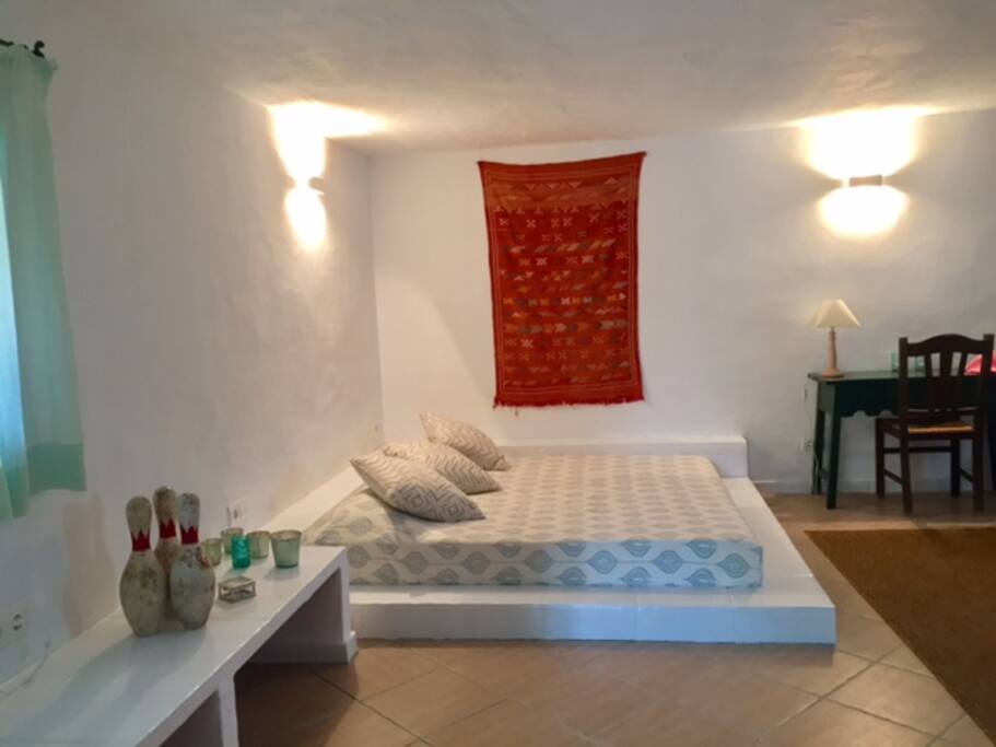 Großes Schlafzimmer