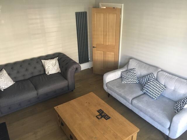 Stylish family garden home 15 mins to central LDN gallery image 4