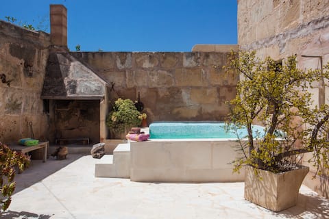 Anuncio de Airbnb popular: Casa Mitja a litle paradise . free wifi en Ses Salines