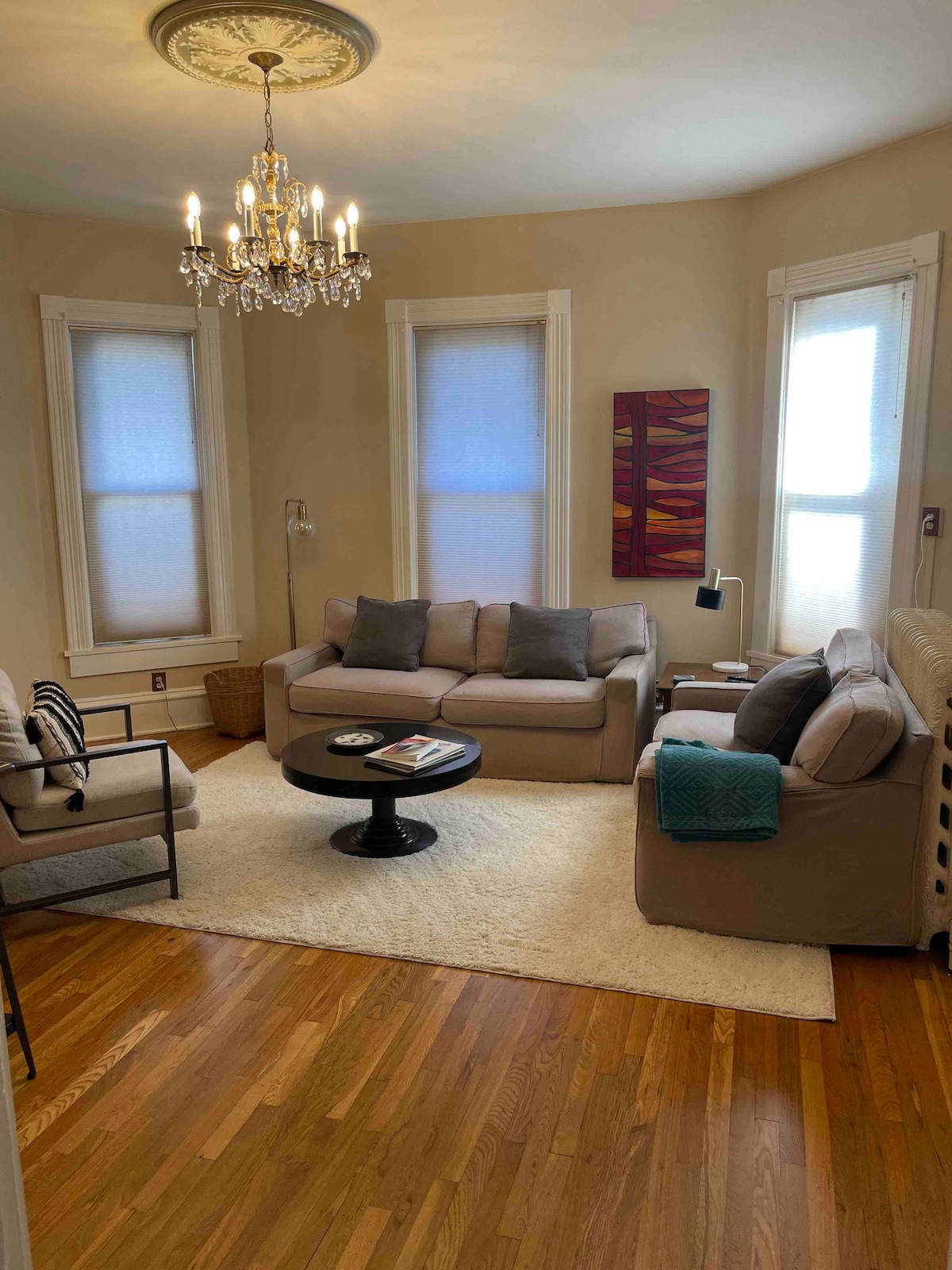 Successful Airbnb property: South central modern Victorian Apt. #2 in Helena