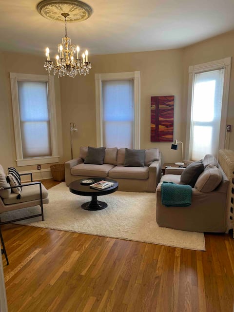 Successful Airbnb property: South central modern Victorian Apt. #2 in Helena