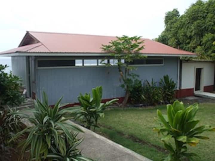 Hale Lawai'a CottageKealakekua Bay Guesthouses for Rent in Captain