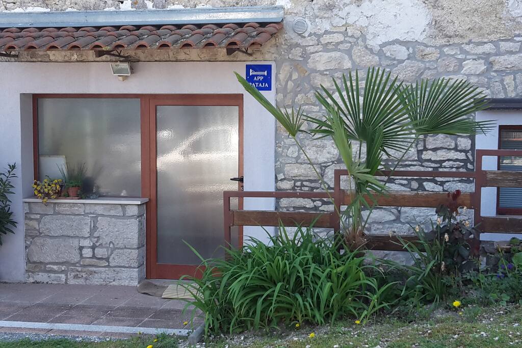 Personal entrance of the appartment