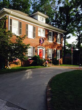 Airbnb Cadiz Vacation Rentals Places To Stay Kentucky