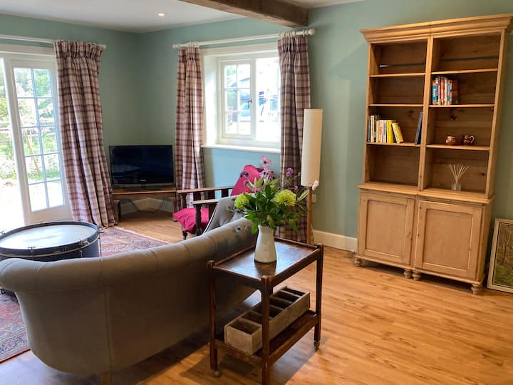 Hen House: Private Annexe On Stunning Farm - Melton Mowbray