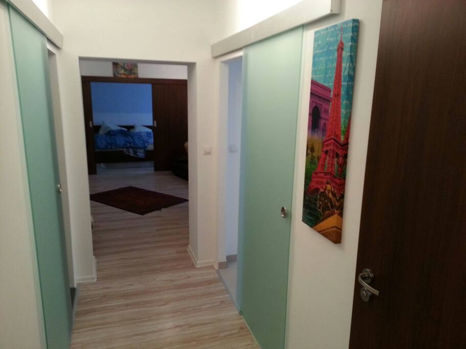 MAIN CORRIDOR