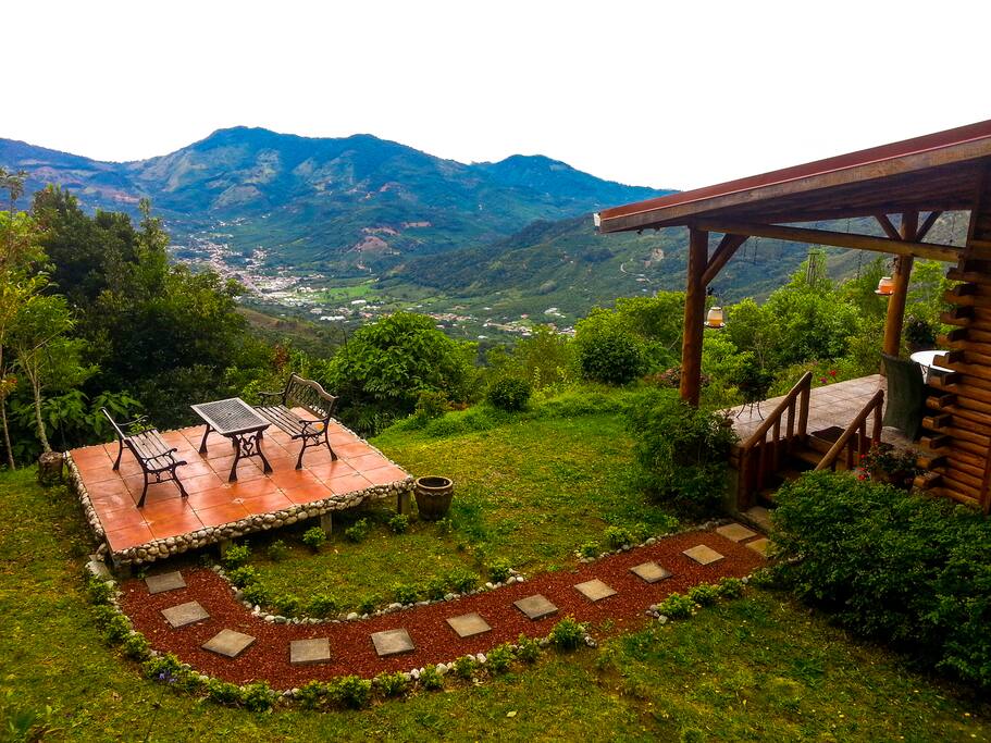 Vista hacia Santa María de Dota
