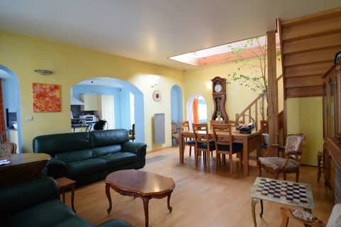 Cozy duplex near the city center (5-8 p)