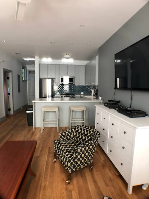 Top Airbnb: King William Walker's Paradise w/ River Access in Downtown
