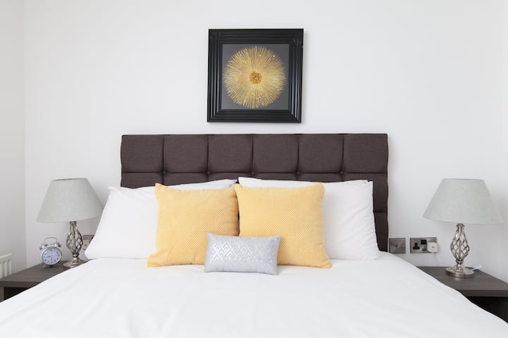 奢华的加大双人床